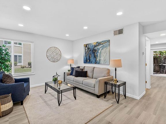 2nd image of 2215 Warfield Way Unit D