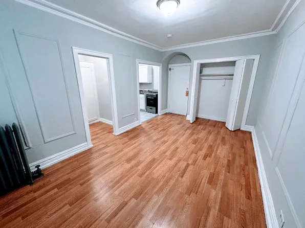 5451 S. Cornell Ave, 5451 S Cornell Ave APT 405, Chicago, IL 60615