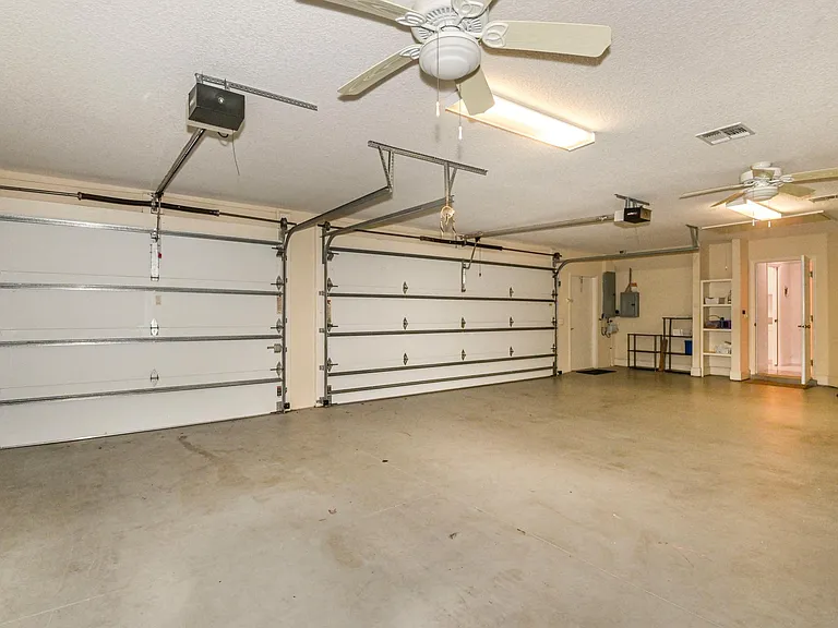 1879 W Pine Ridge Blvd — Photo 35