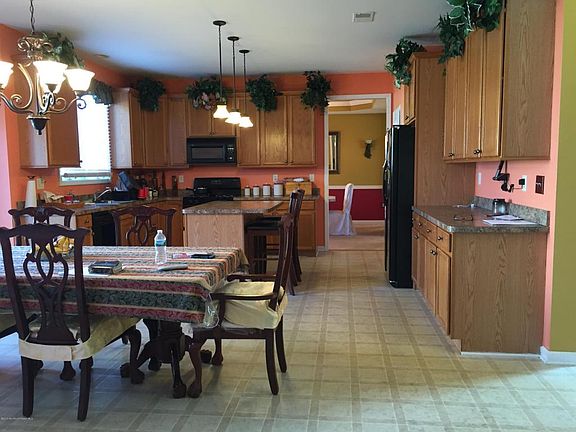 5th image of 378 Brentwood Ave
