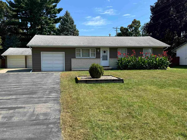 2425 Skyline Dr, Beloit, WI 53511