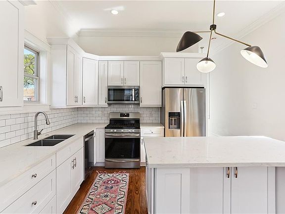 5th image of 1672 Rousselin Dr