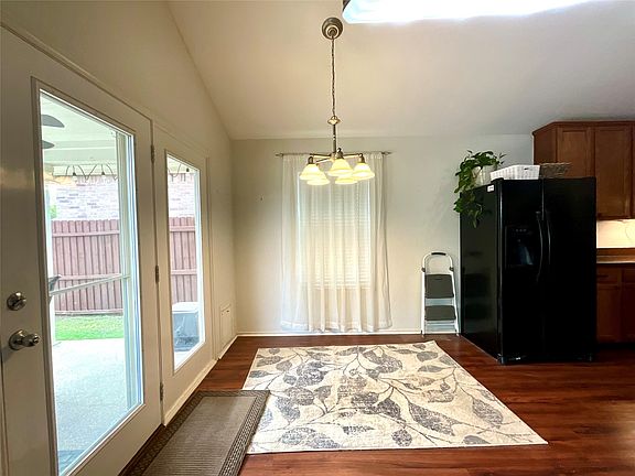 5th image of 14044 Fontana Rd