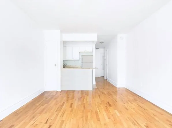 1628 2nd Avenue 2B image 2 of 6
