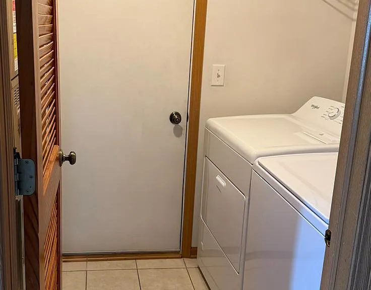 2266 Margaret Dr — Photo 9