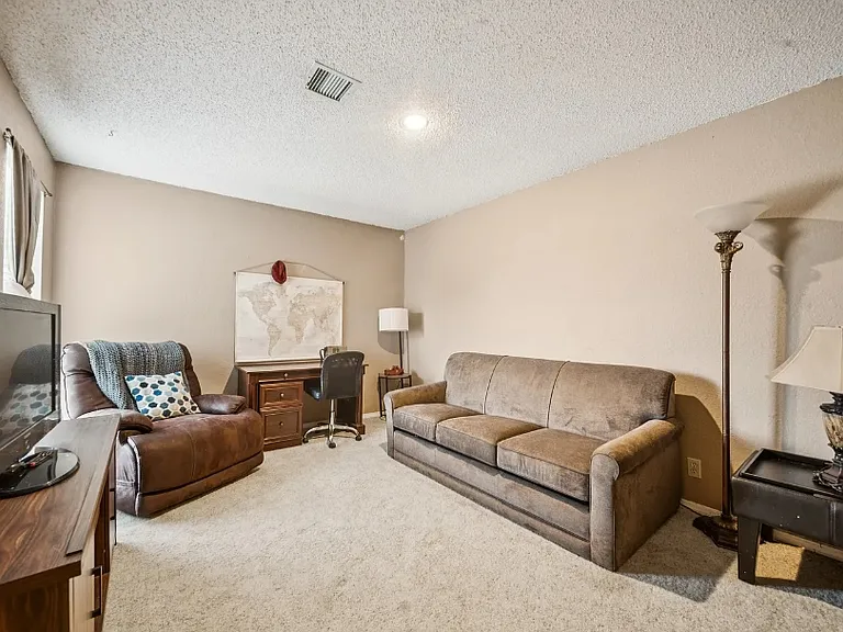 2701 S Juniper Ave #204U — Photo 9