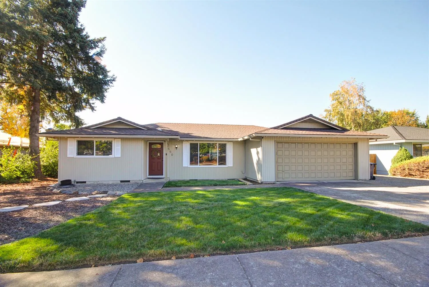550 Black Oak Dr photo 1