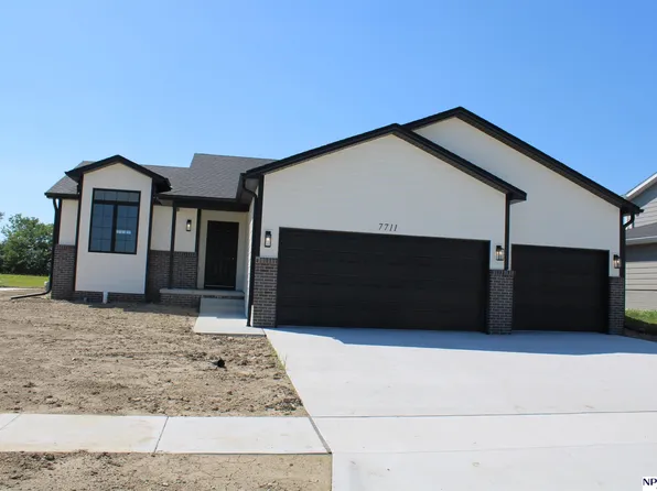 7711 50th St, Lincoln, NE 68514
