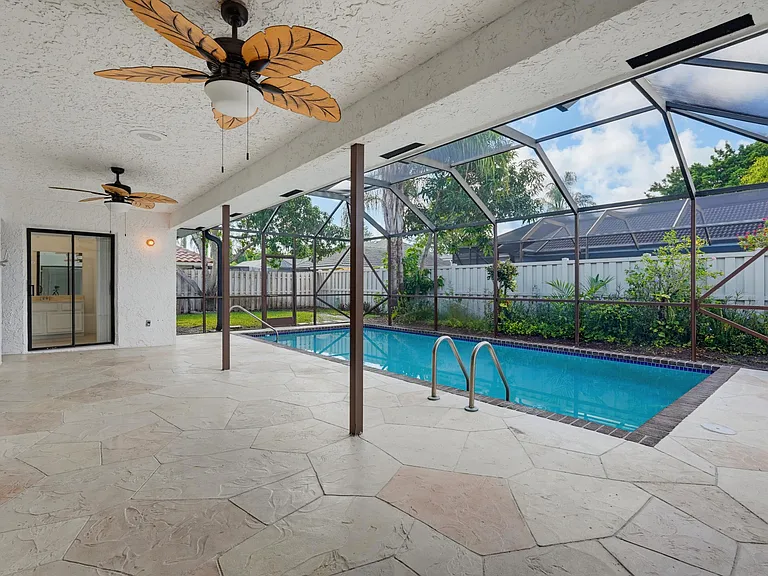 6846 Bianchini Cir — Photo 17