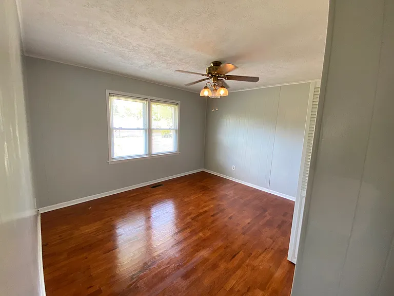 5118 Tulip Dr — Photo 16