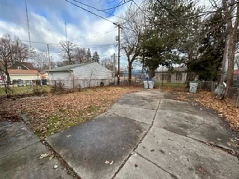 4884-4886 N 18th St. (Duplex) — Photo 8
