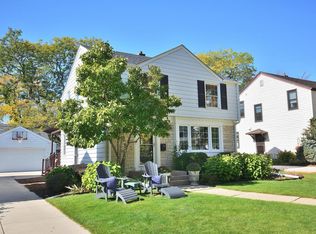 6147 N Shoreland AVENUE, Whitefish Bay, WI 53217