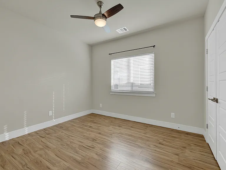 Secondary bedroom 1