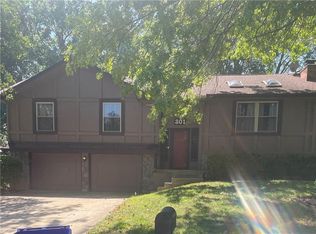 301 SE 2nd St, Blue Springs, MO 64014