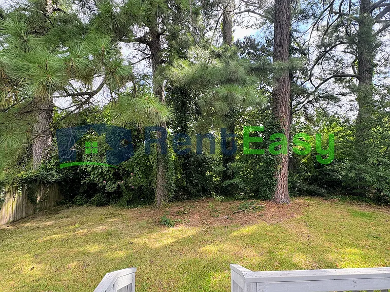 2625 Eastwood Ave — Photo 18