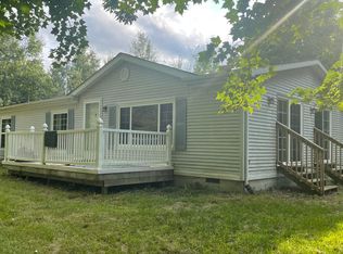 1425 S Trent Rd, Ravenna, MI 49451