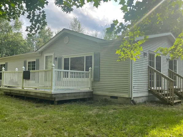 1425 S Trent Rd, Ravenna, MI 49451