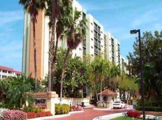 16909 N Bay Rd, Sunny Isles Beach, FL 33160