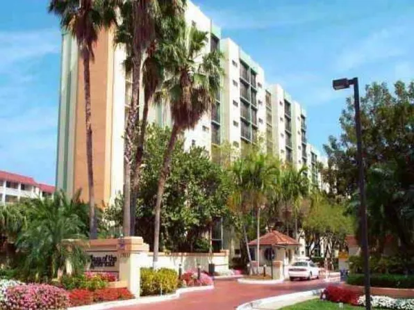 16909 N Bay Rd, Sunny Isles Beach, FL