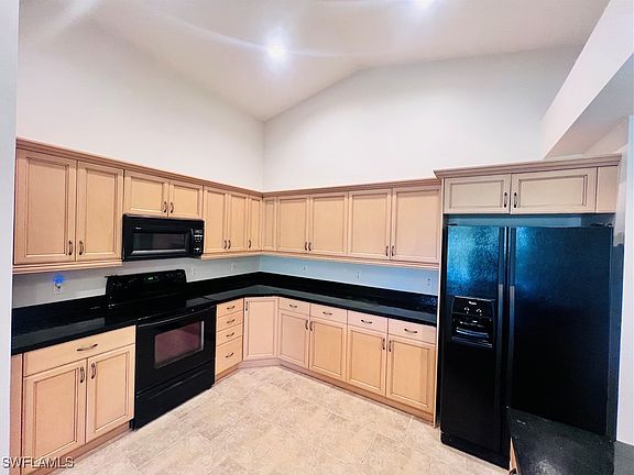 2nd image of 3981 Bennett Ln