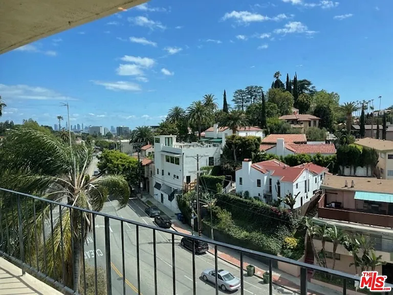 2260 N Cahuenga Blvd #502 — Photo 9