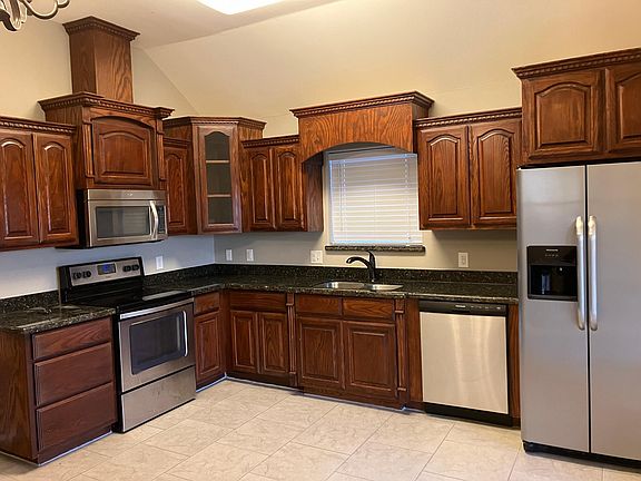 5th image of 2203 Kelly Ln