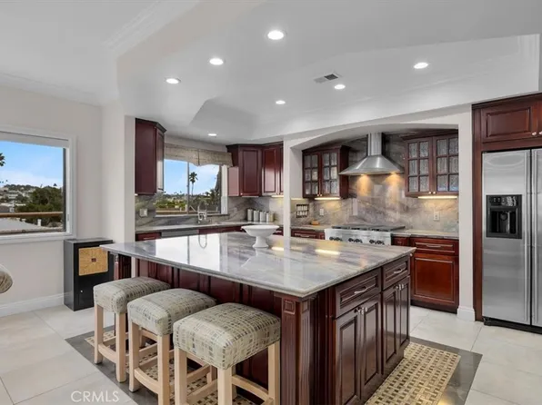 512 Esplanade APT 303, Redondo Beach, CA 90277