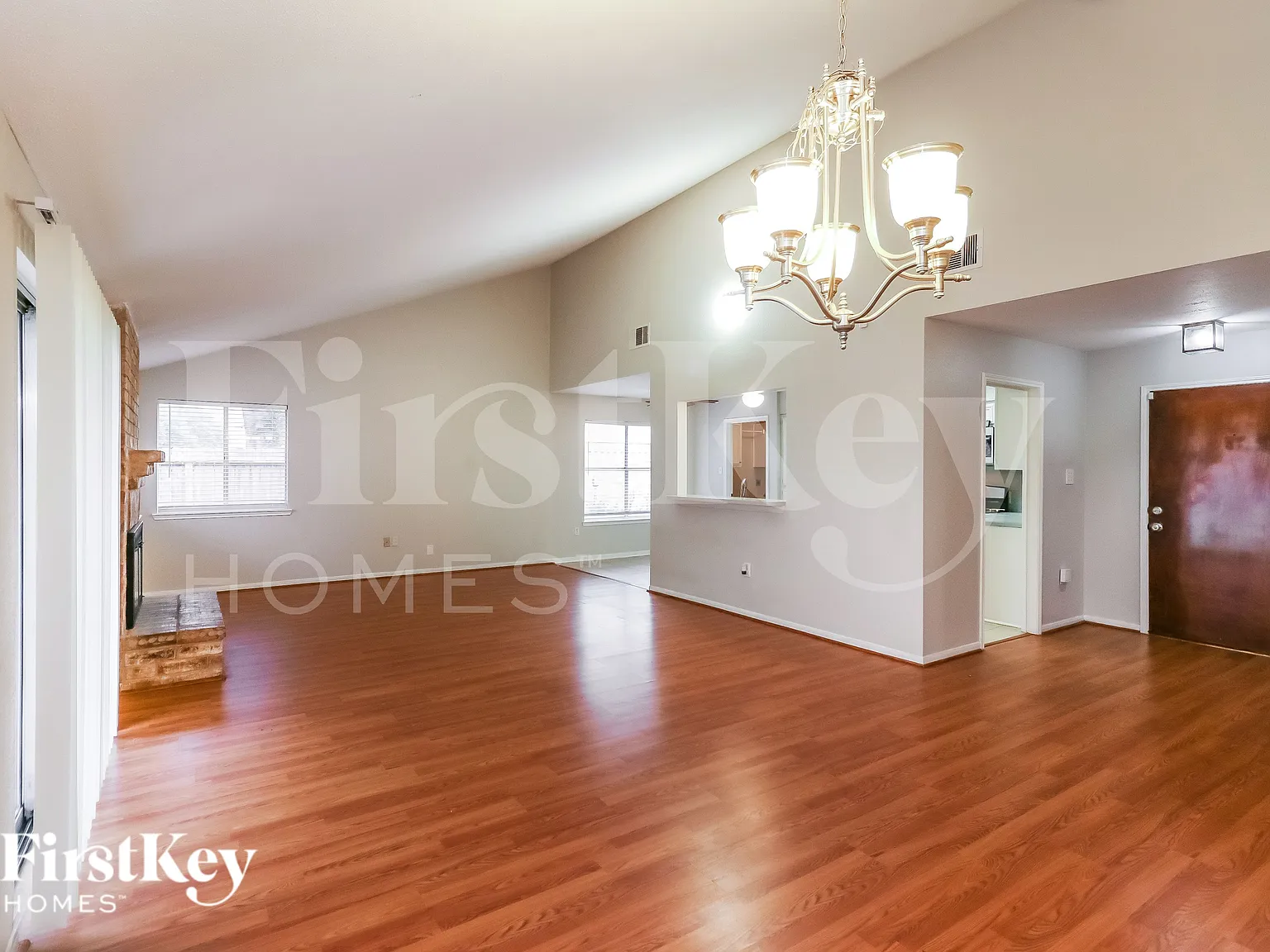 3 bed, 2.0 bath, 1600 sqft, $1,915 — Photo 4