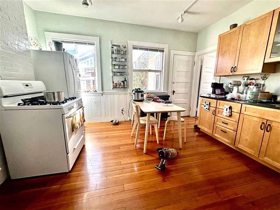 1st image of 81 College Ave
