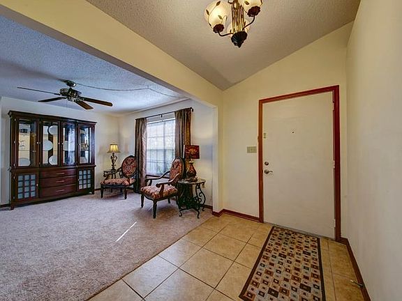3rd image of 1048 Seminole Creek Dr
