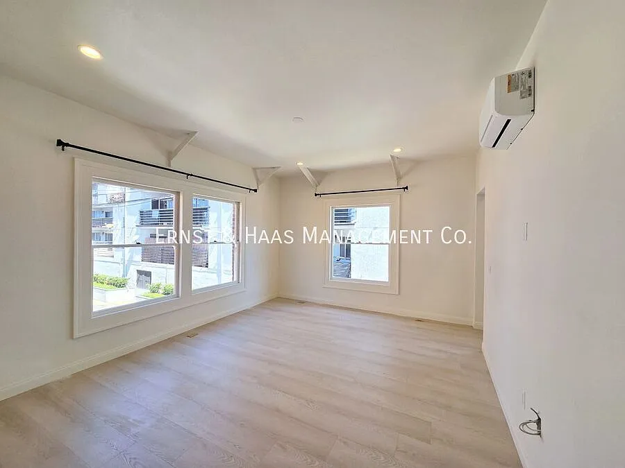Charming Remodeled Studio Near Downtown Long Beach!*Move-In Special*Hold — Photo 3