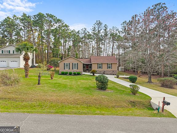 2nd image of 124 Evergreen Dr