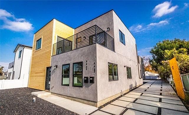 1st image of 5828 Craner Ave