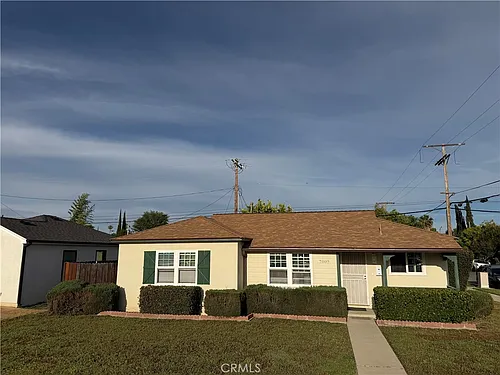7002 Aura Ave Photo 1