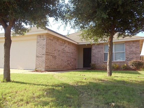 2nd image of 1305 Macaw Ct