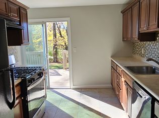 30 Rock Creek Rd, New Haven, CT 06515