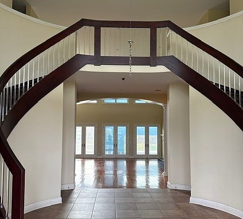 2nd image of 400 Berron Ln