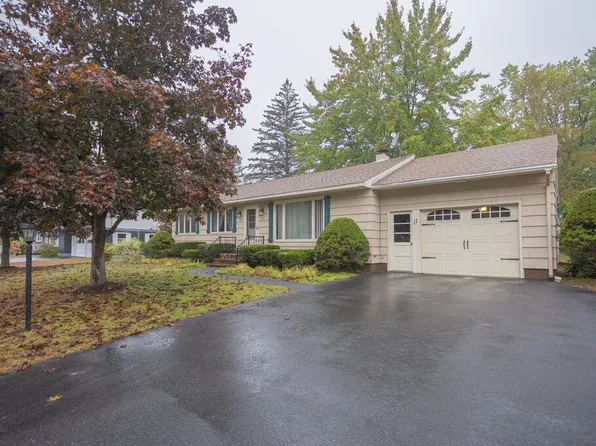 17 Oak Street, Jay, ME 04239