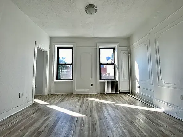 591 Vanderbilt Avenue image 1 of 10