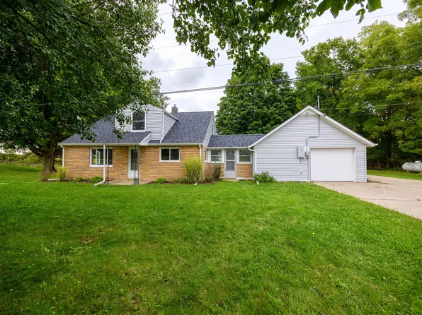 1867 Fitchburg Rd, Stockbridge, MI 49285