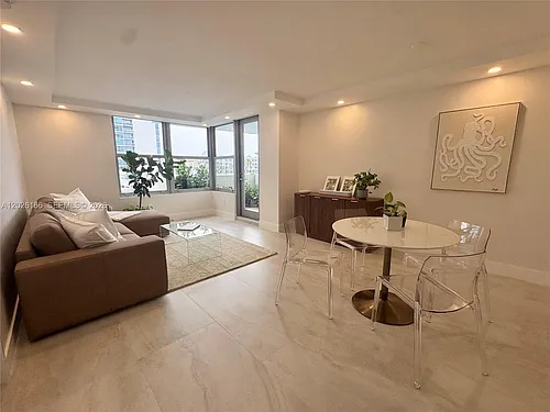 2899 Collins Ave #424 Photo 1