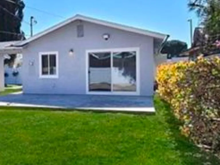 20243 Lassen St — Photo 18