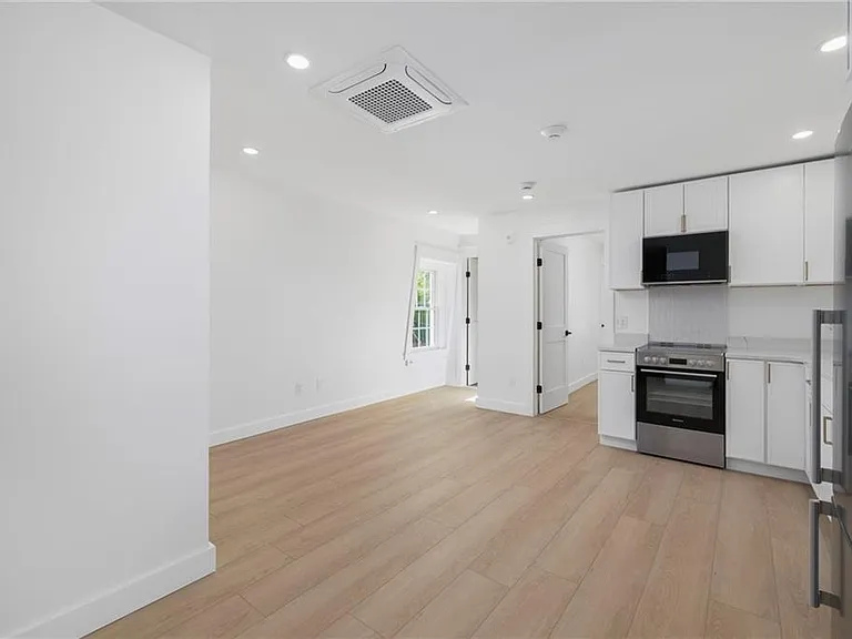 4 Melrose St #4 — Photo 14