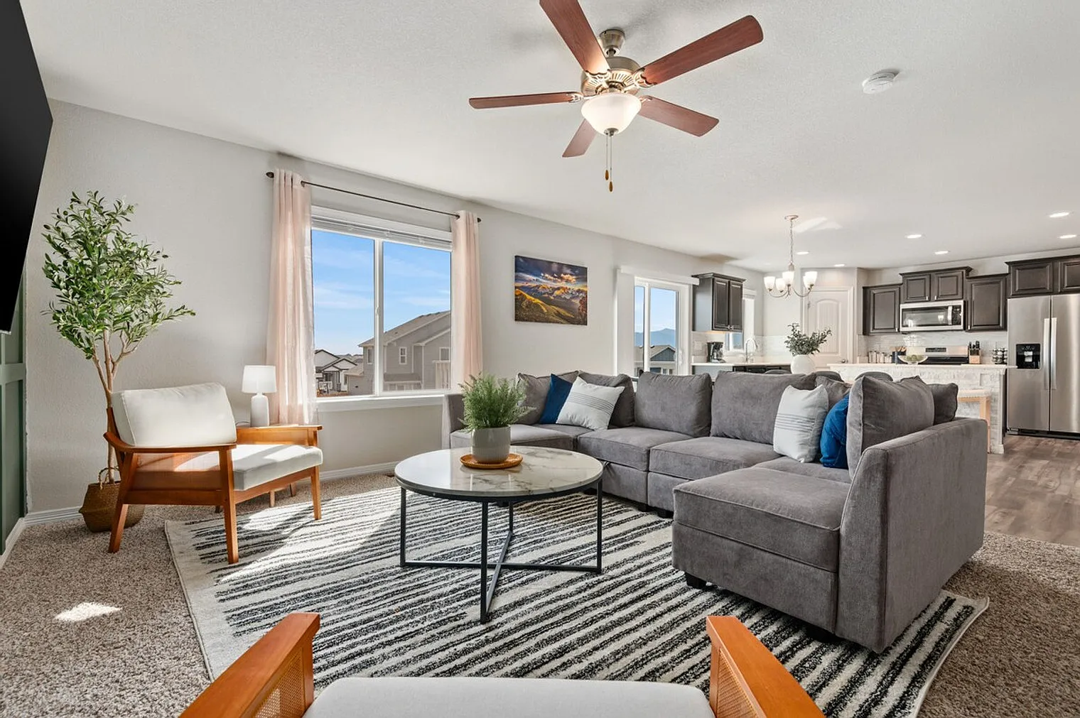 4 bed, 2.0 bath, 3498 sqft, $3,084 — Photo 1