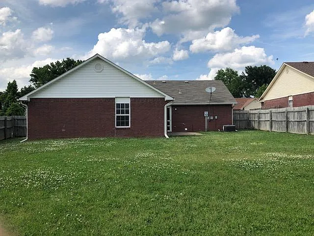 3806 Owen St — Photo 12