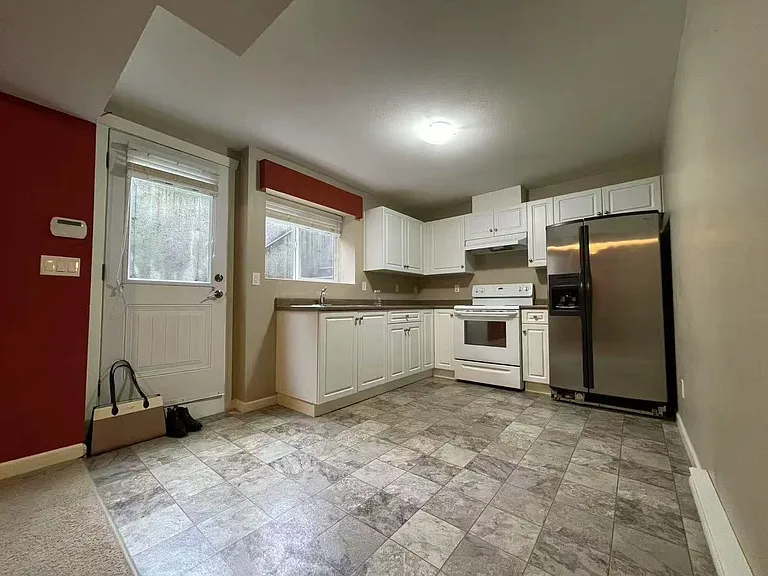 789X 211b St #BASEMENT — Photo 6
