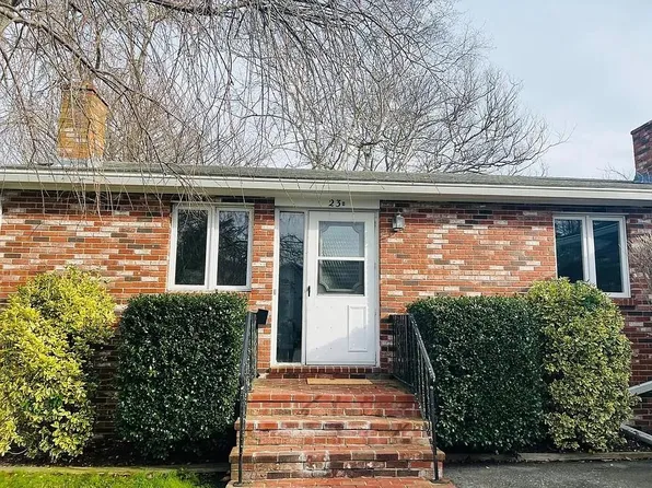 23 Butler St, Newport, RI 02840