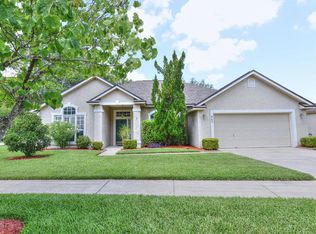 965 Staveley Dr W, Jacksonville, FL 32225