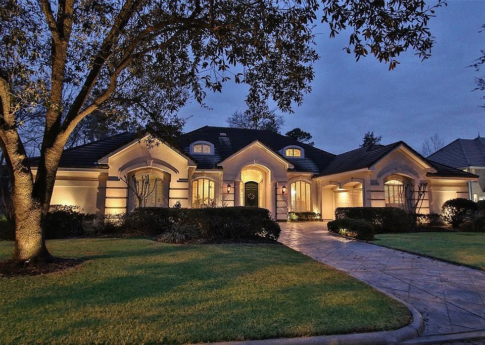SITUATED ON A TREE-LINED STREET JUST SECONDS FROM THE NORTHGATE COUNTRY CLUB. This beautiful home is located on a quiet street within walking distance of the country club. The home was originally built for the builder himself!