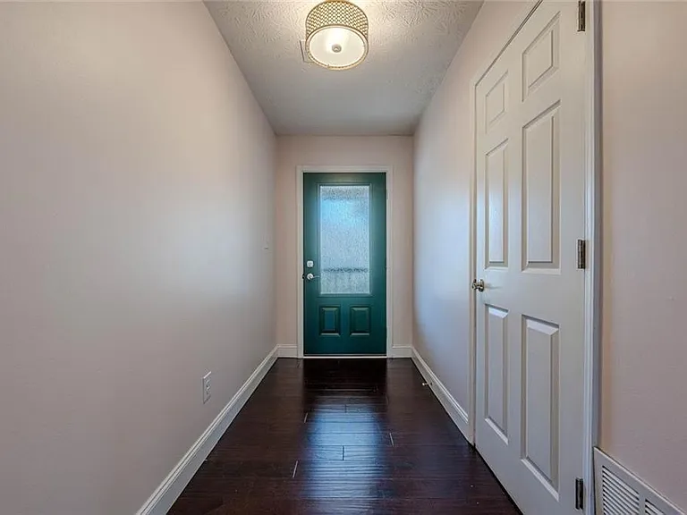 2491 Redfield Dr — Photo 5
